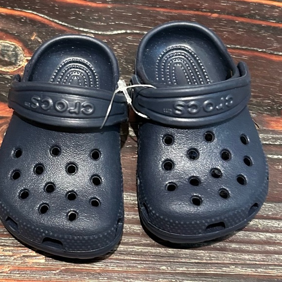 Crocs infant size 2-3 New - Picture 3 of 8